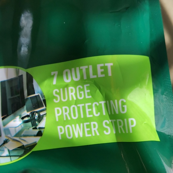 Greenlite  Tier 1 Advanced Power Strip Factory Sealed New Idea for PC and TV - Picture 3 of 3